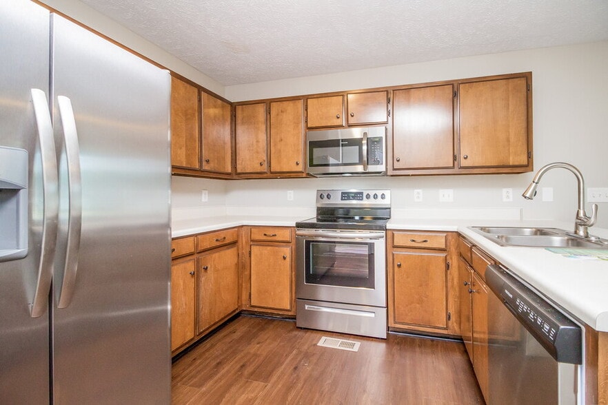 Building Photo - 1244 St Andrews Dr