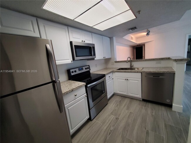 Building Photo - 16950 W Dixie Hwy