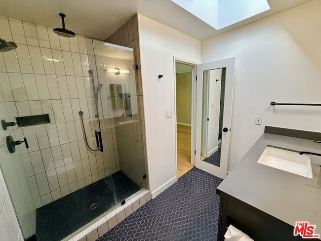 Building Photo - 5215 Sepulveda Blvd