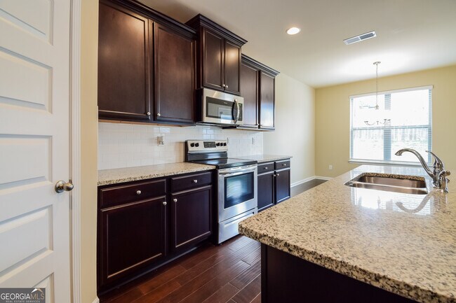 Building Photo - 1605 Danube Ct