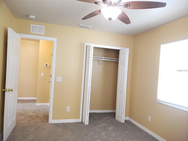 Building Photo - 1364 Fairway Dr