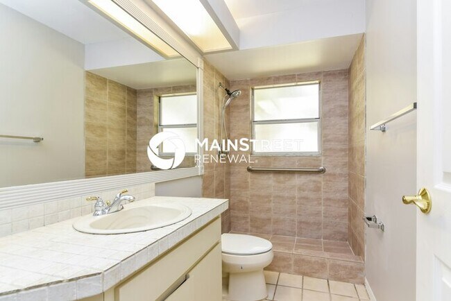 Building Photo - 3 Bedroom Pet-Friendly Home in Tarpon Spri...