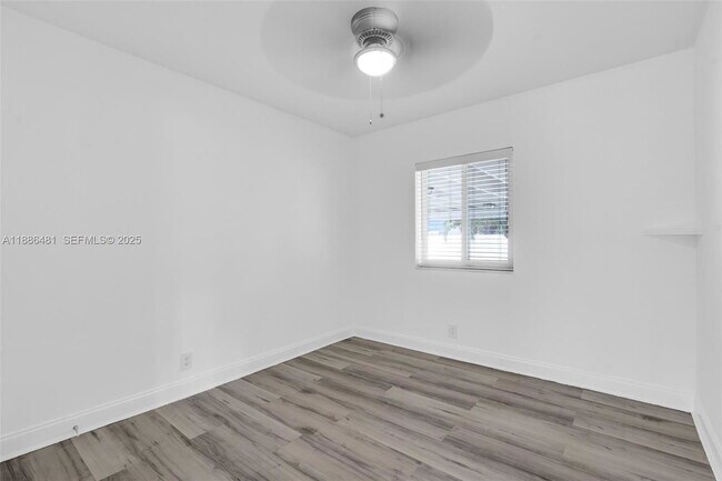 Building Photo - North 26th Avenue, Hollywood, FL 33020 - 3 BR 1 BA single-family home