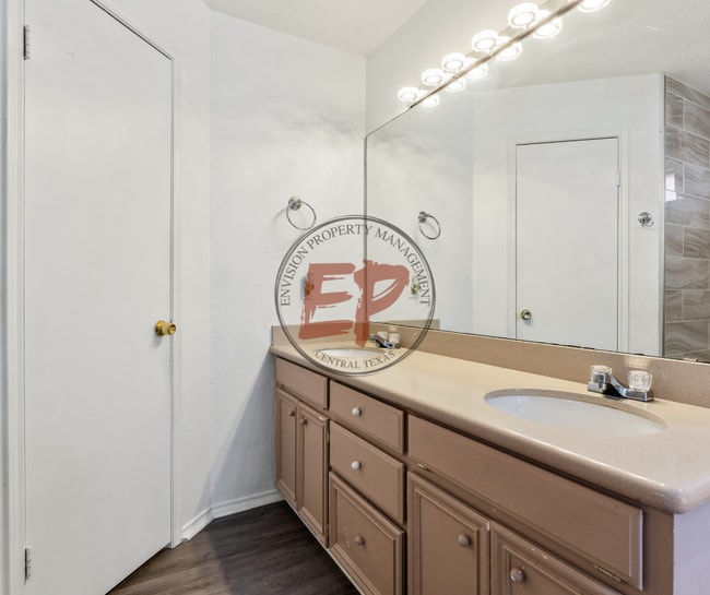 Building Photo - 1727 Ramada Dr