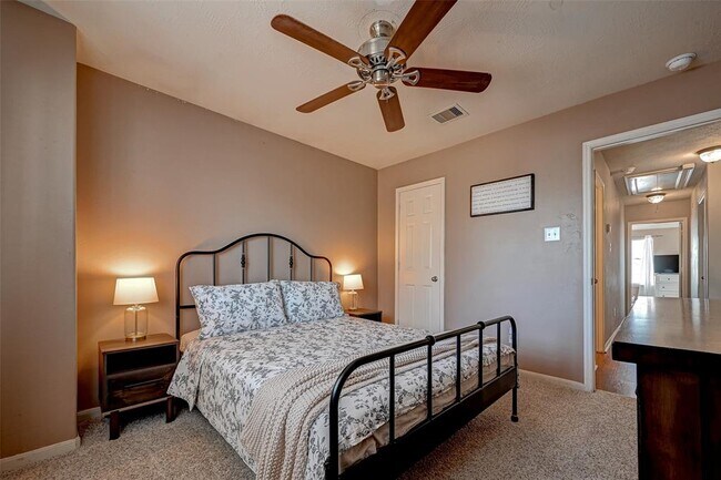 Building Photo - 10826 Aly Trace Ct