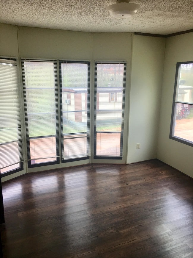 Building Photo - 807 Edgemont Ave