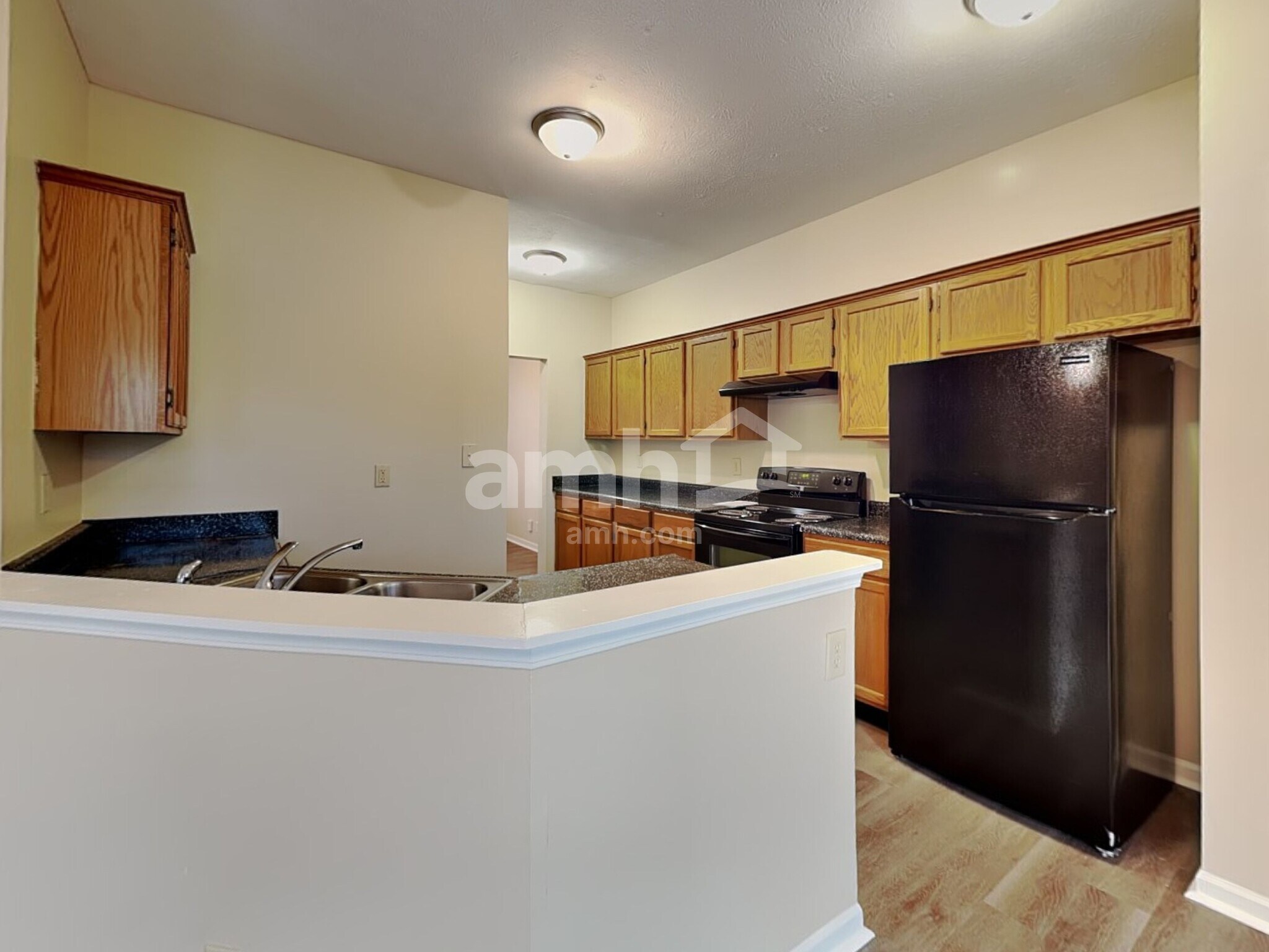 Building Photo - 1131 Clark Dr