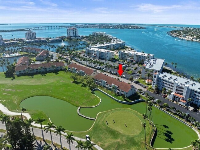 Building Photo - 5900 Bahia Del Mar Cir N