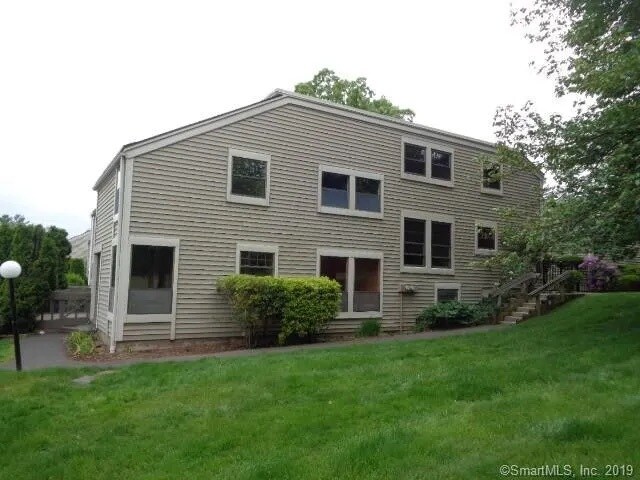 Building Photo - 2 Stevens Pl