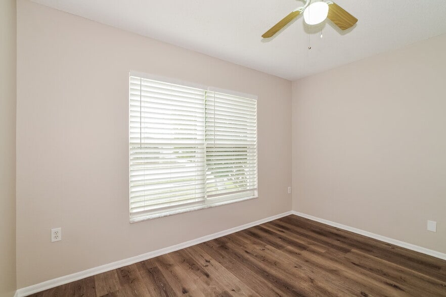 Building Photo - 3137 Holland Dr