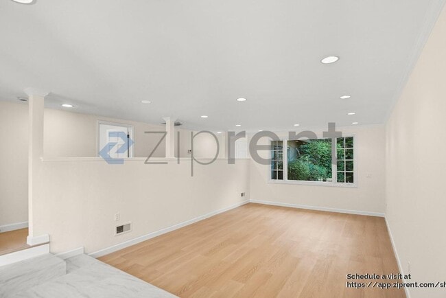 Building Photo - 14927 Jerries Dr