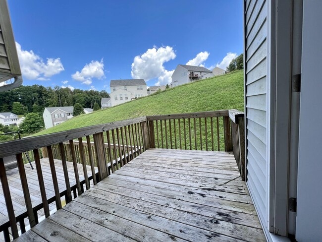 Building Photo - 326 Falcon Run