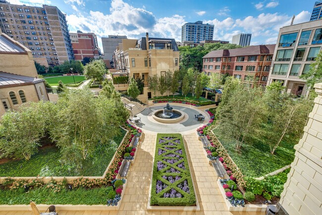 Building Photo - 441 W Deming Pl