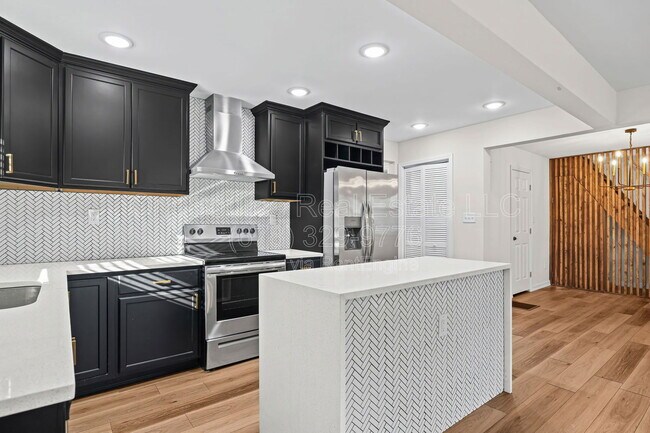 Building Photo - 1467 Ryan St SW