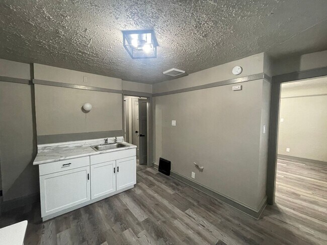 Building Photo - 3323 N 36th St