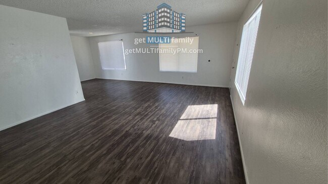 Building Photo - 334 N McQueen Rd