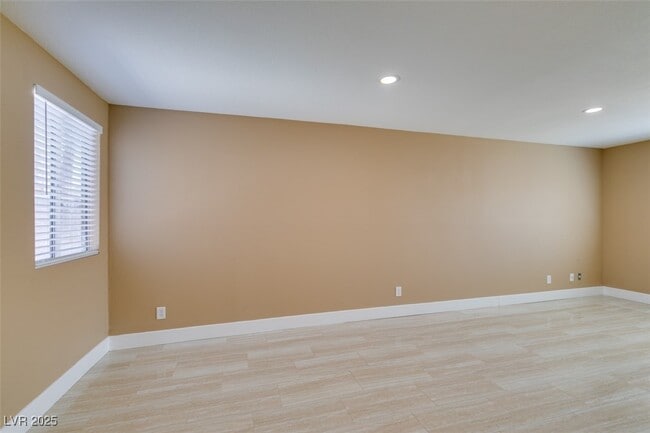 Building Photo - 3966 Green Leaf Dr