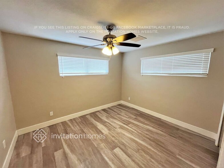 Building Photo - 7005 N 76th Dr