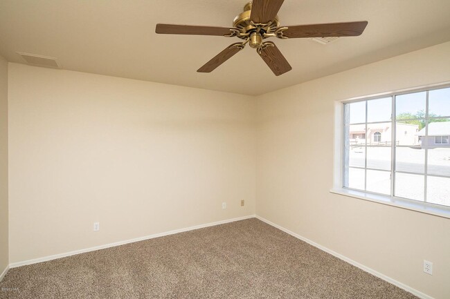 Front Bedroom - 3515 Mockingbird Dr