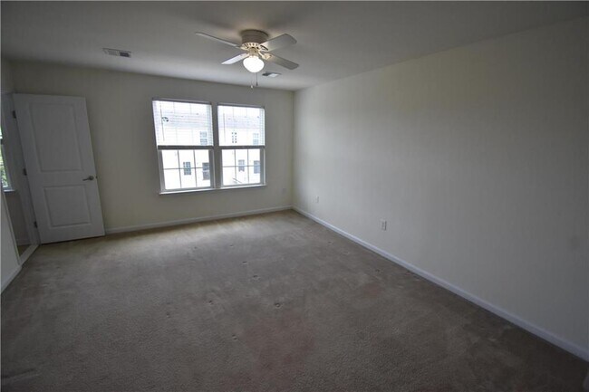 Building Photo - 1 White Rose Lane