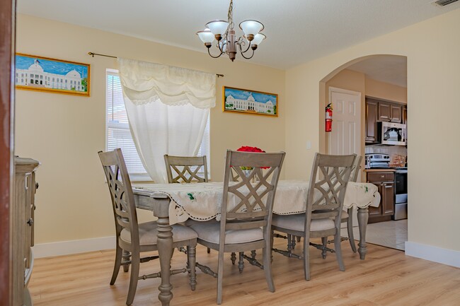 Building Photo - 6203 Tebbetts Dr