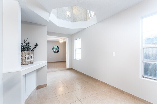Building Photo - 200 Fannin St