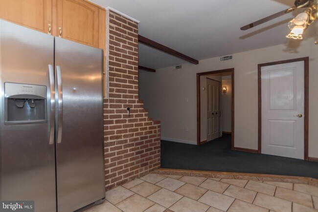 Building Photo - 346 Thornridge Dr