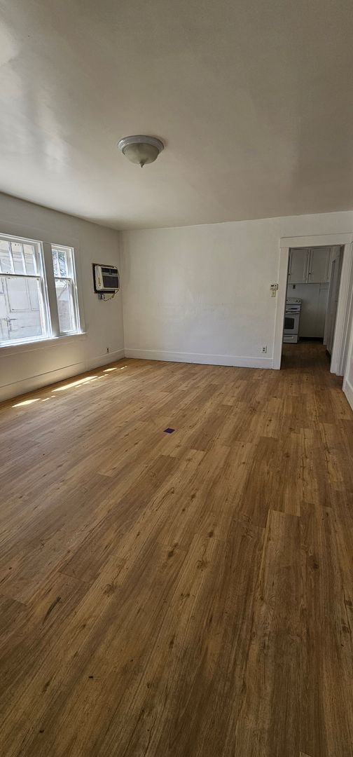 Building Photo - Charming Victorian Square Home – 4 Bed / 1 Bath – $2,075/Month