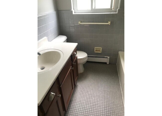 Building Photo - 539 Lowell Ave