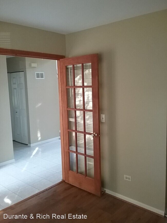 Building Photo - 3 br, 2.5 bath House - 88 Wiltshire Court