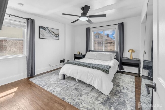 Building Photo - 1355 Hamilton St