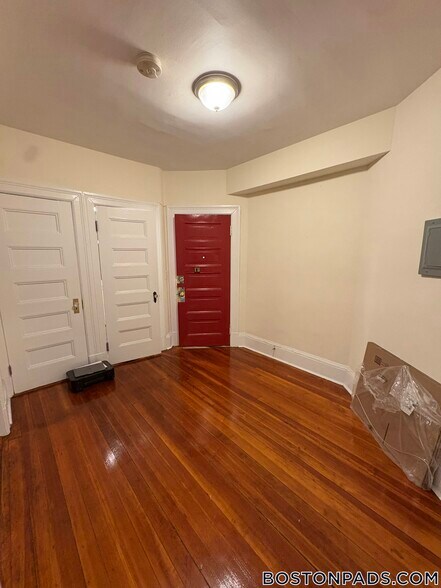 Building Photo - 885 Massachusetts Ave