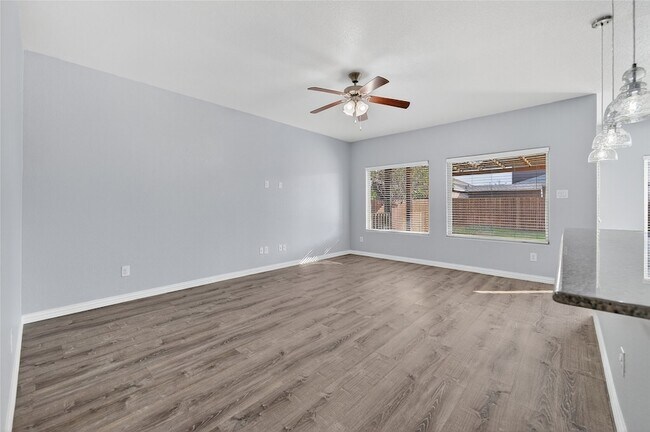 Building Photo - 1928 Velarde Rd