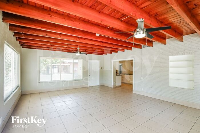 Building Photo - 530 S 28th Ave