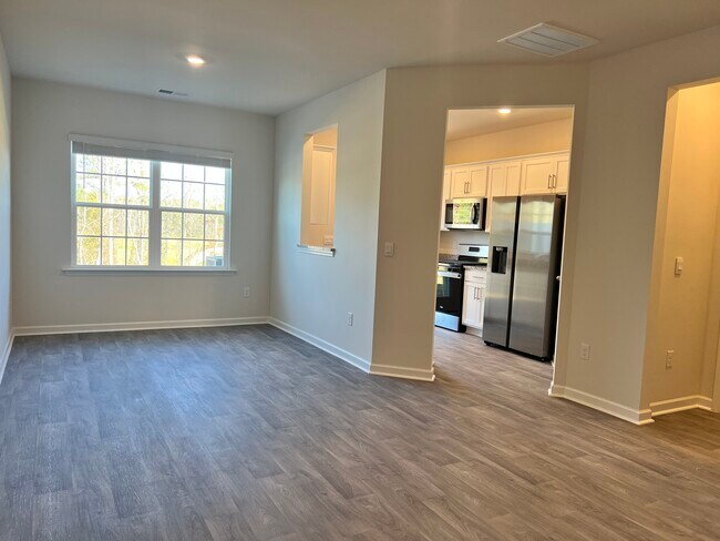Building Photo - 331 David Hl Dr