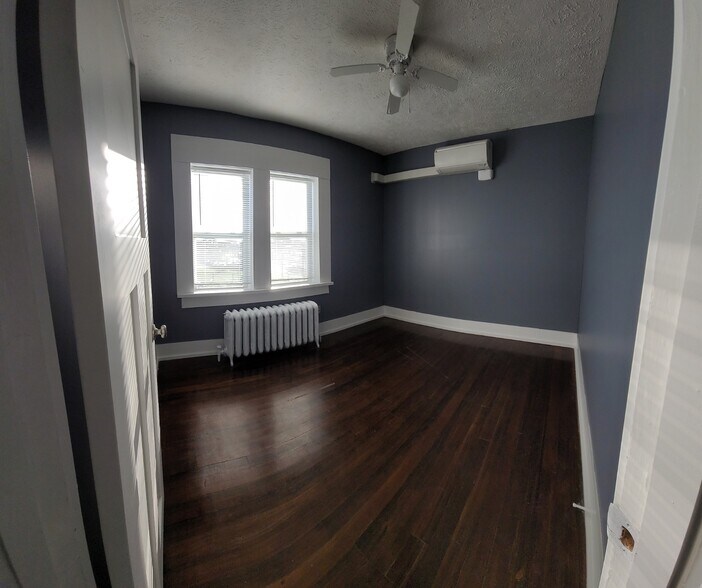 Building Photo - 653 S 26th Ave