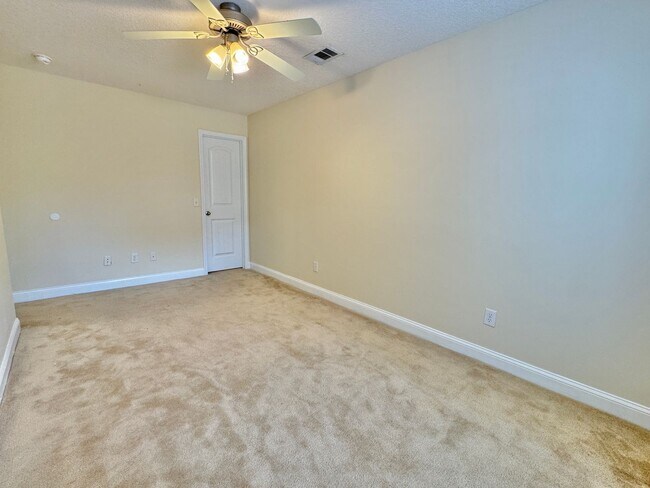 Building Photo - AVAILABLE MID-APRIL 2026!