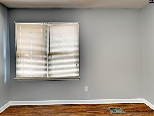 Building Photo - 709 Quail Hills Dr