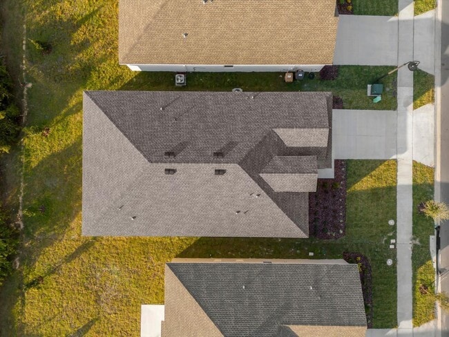 Building Photo - 4385 Pebbles Throw Dr