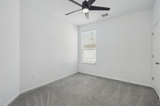 Building Photo - 6404 Mary Lewis Dr