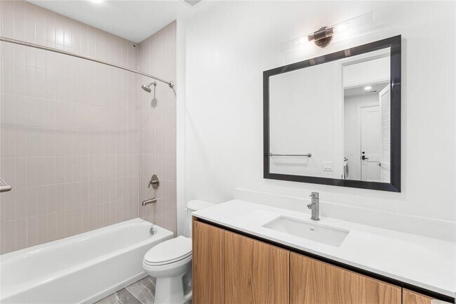 Building Photo - 2311 Westheimer Rd