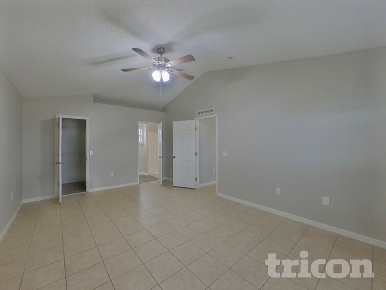 Building Photo - 810 Ognon Ct