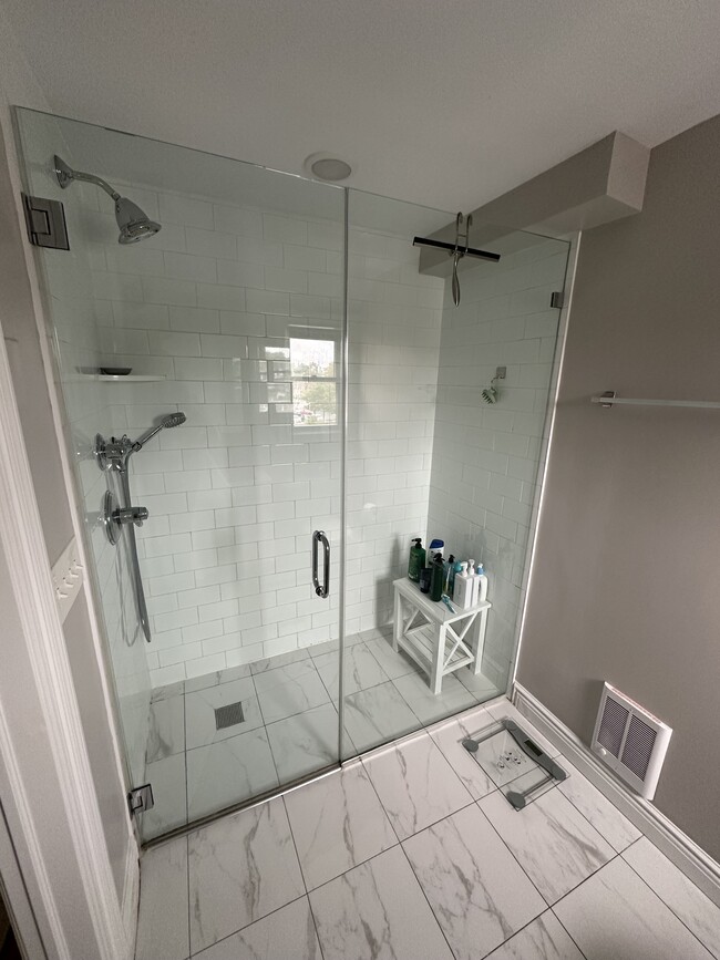 Building Photo - 11 Mill Rd