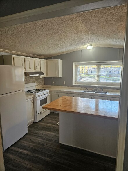 Building Photo - 145 Otter View Ct