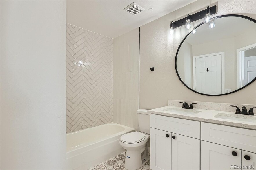 Building Photo - 9423 W Ontario Dr