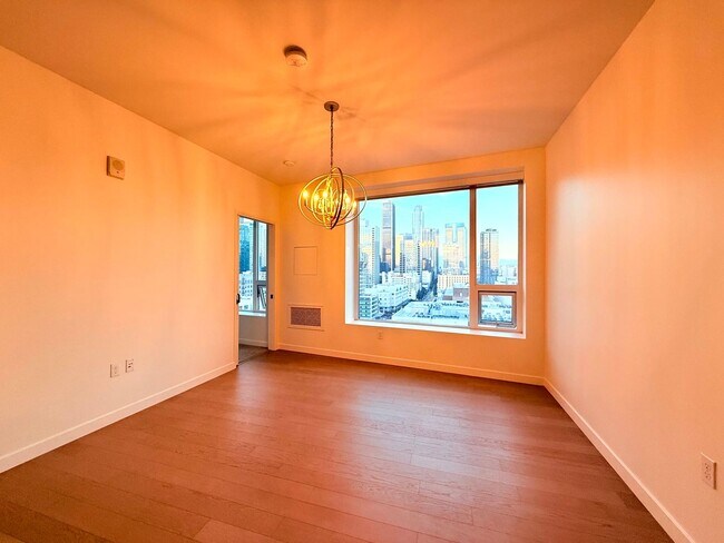 Building Photo - ***MOVE-IN SPECIAL ONE MONTH FREE RENT***Very Unique Spacious Two Bedroom - Two bath luxury Condo...
