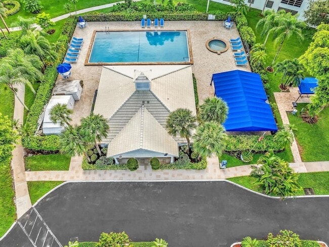 Building Photo - 1711 Whitehall Dr