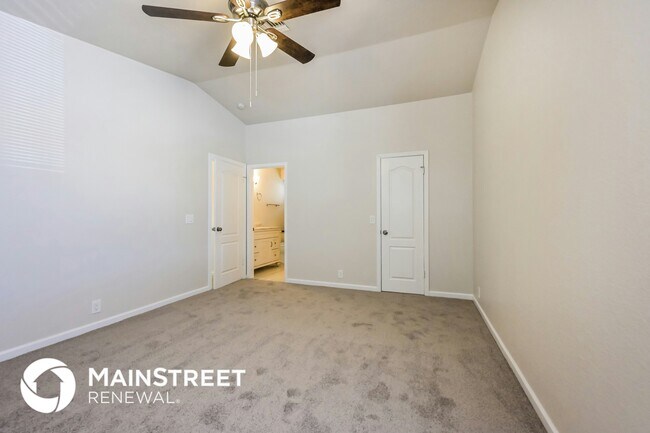 Building Photo - 1611 E Villa Maria Dr