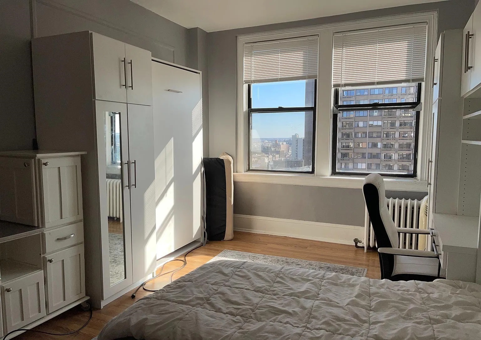 Bed 2 Up - 1324 Locust St