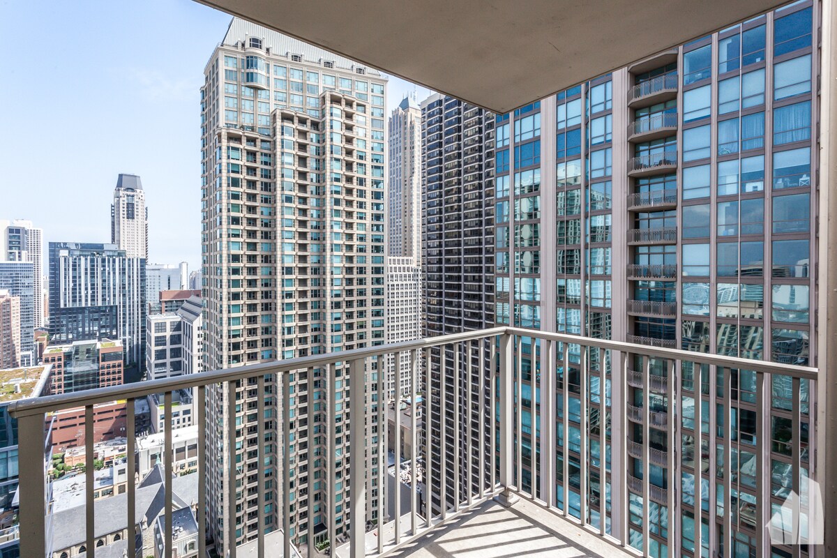 Building Photo - 2 E Erie St